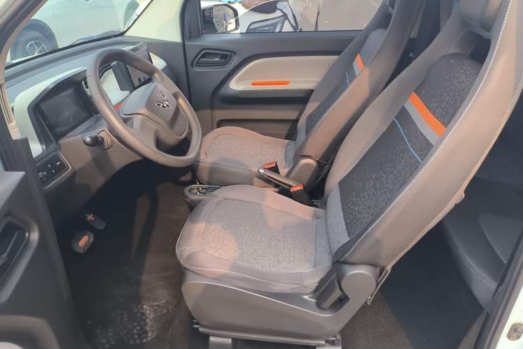 Used Wuling Hongguang MINIEV 2020 Freedom Version Lithium Iron Phosphate Left Front Seat