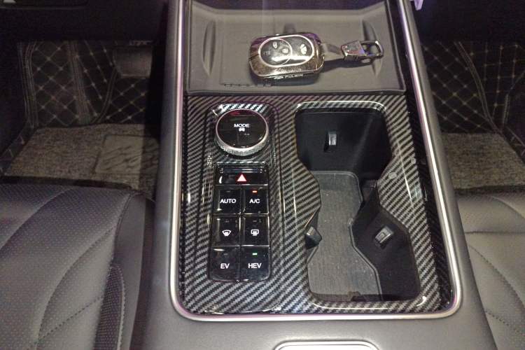 Used Chery Fengyun T9 2024 120 Long-Range Flagship Version 7 Seats Lithium Iron Phosphate Gear Lever