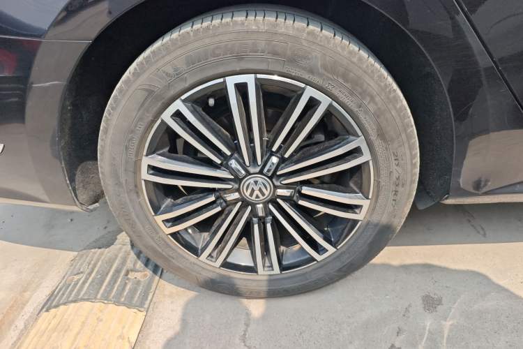 Used Volkswagen Passat 2017 330TSI DSG Prestige Edition Exterior 5