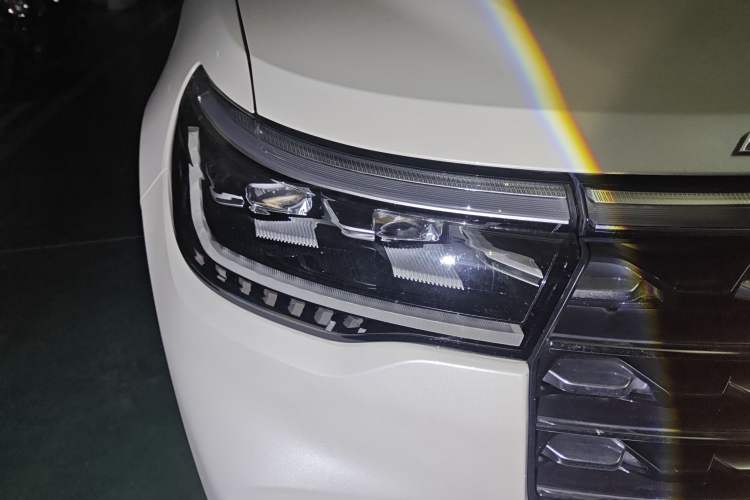 Used Ford Explorer 2023 EcoBoost 285 Four-Wheel Drive Titanium Edition 7-Seater