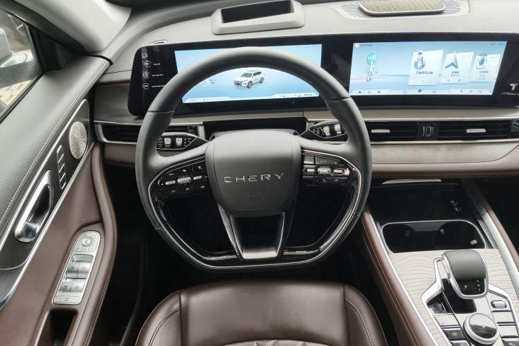 Used Chery Tiggo 8 PRO 2024 Champion Edition 290T Two-Wheel Drive Peak Version 7 Seats
