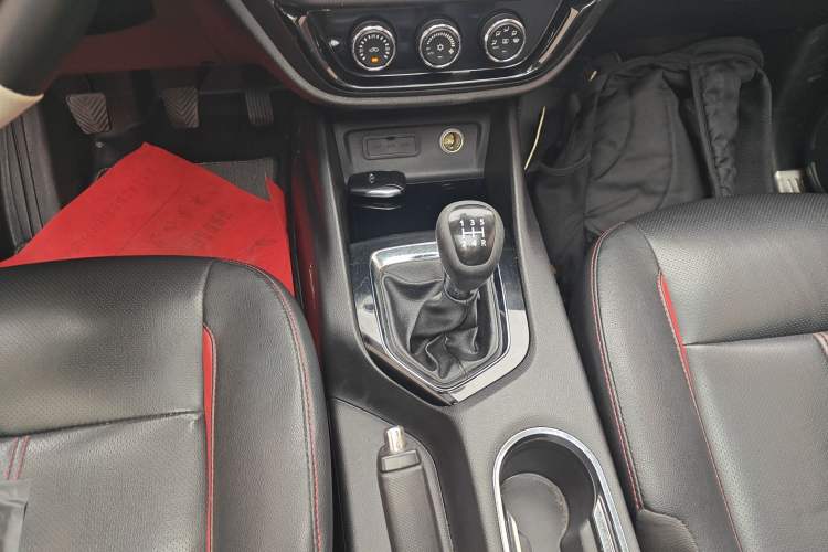 Used Soueast DX3 2016 1.5L Manual Luxury Edition