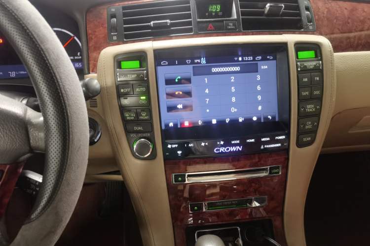 Used Toyota Crown 2005 2.5L Royal Audio And AC Panel