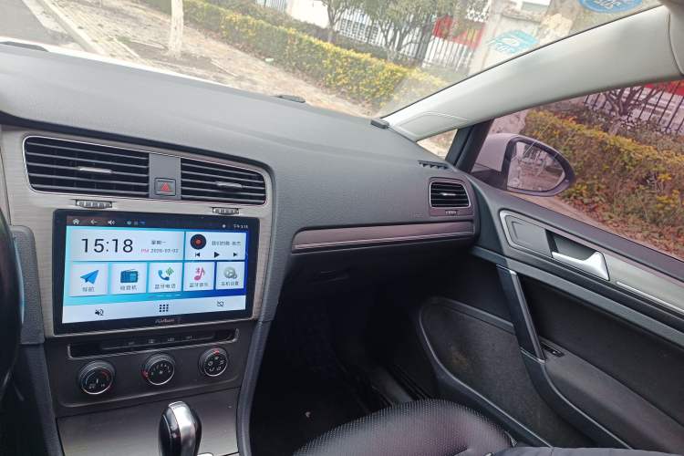 Used Volkswagen Golf 2015 1.4TSI Automatic Comfort Model
