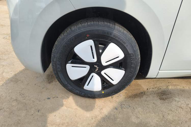 Used Wuling Hongguang MINIEV 2025 Four-Door Version Advanced Edition
