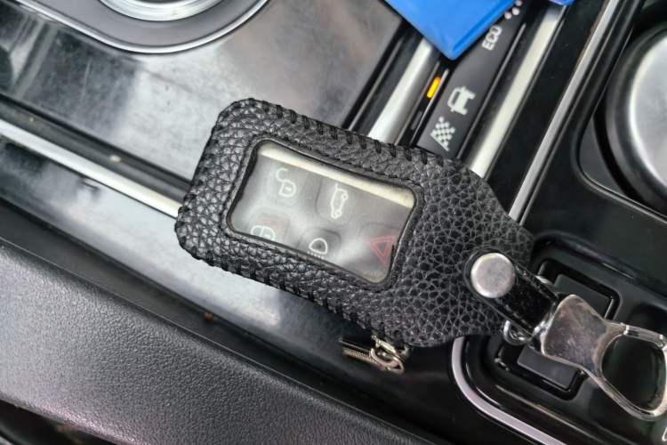 Used Jaguar F-PACE 2018 2.0T Two-Wheel Drive Urban Deluxe Edition
