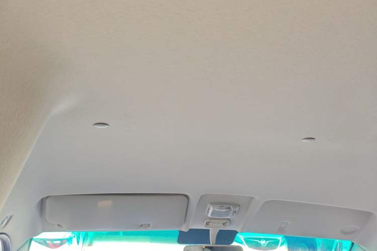 Used Jinbei Hiace X30 2023 1.5L Super-Comfortable Passenger Van 5/6/7-Seater Non-Air-Conditioned Version Model SWC15M