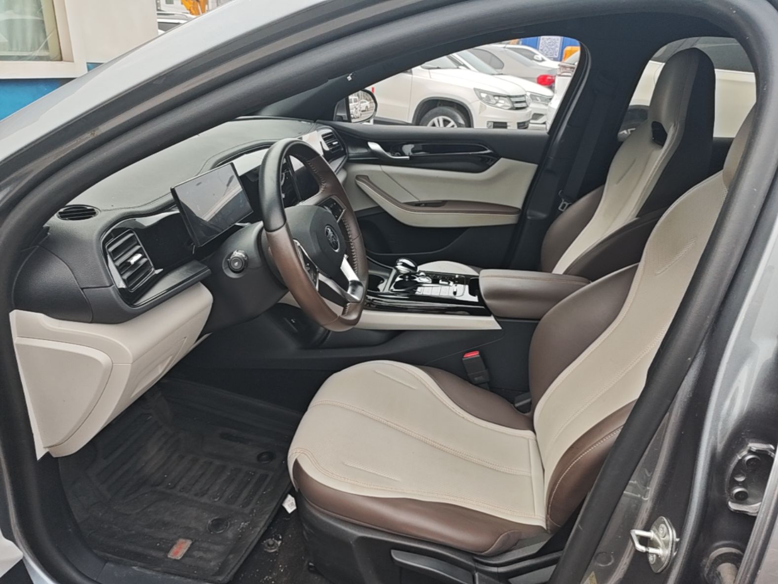 BYD Qin PLUS 2024 HONOR Edition DM-i 55KM Leading Model — снимка 17