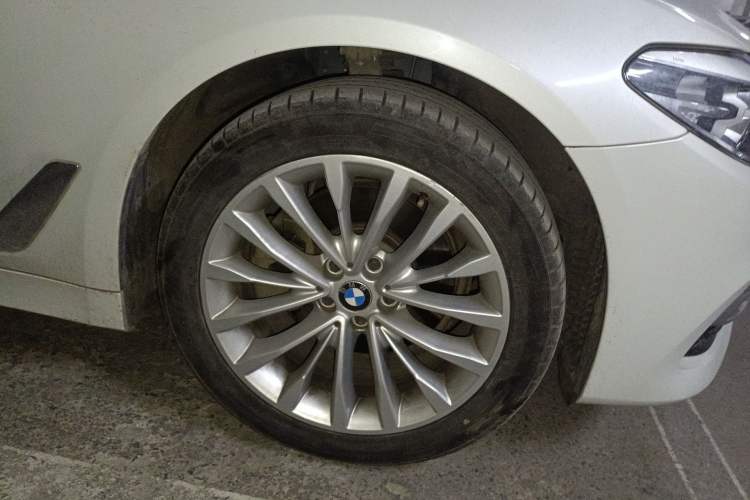 Used BMW 5 Series 2019 525Li Luxury Package
