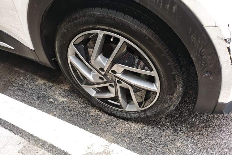 Used NETA U 2021 Pro 610 Fire-Seeking Edition Right Front Wheel Hub