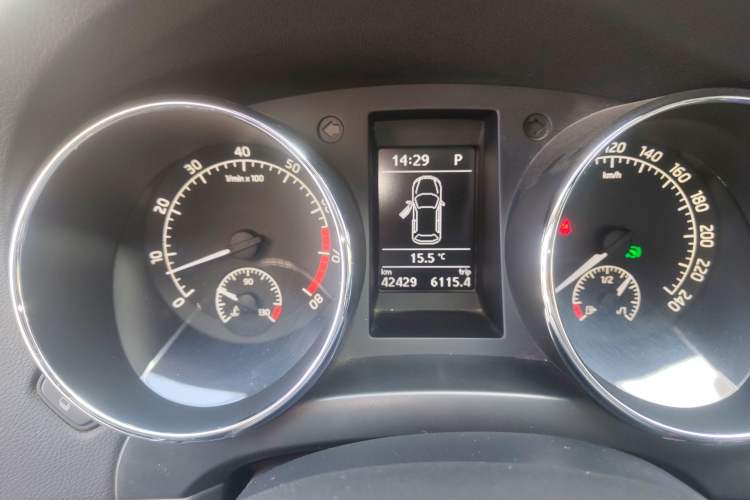 Used Skoda Yeti 2016 1.4TSI DSG Prestige Edition Instrument Cluster