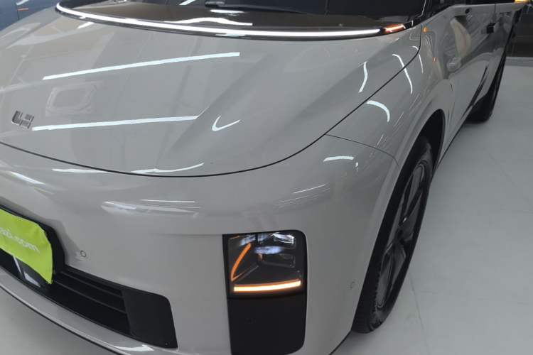 Used Li Auto i6 2025 Model Two-Wheel-Drive Standard Type
