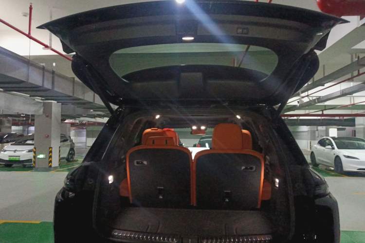 Used Li Auto L8 2023 Pro Model Trunk