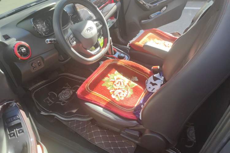 Used Chery QQ Little Ant 2022 Restyled Version Sweet Pink Edition Half-Sugar Version 30.6 kWh 30 kW 301 km Driver Seat