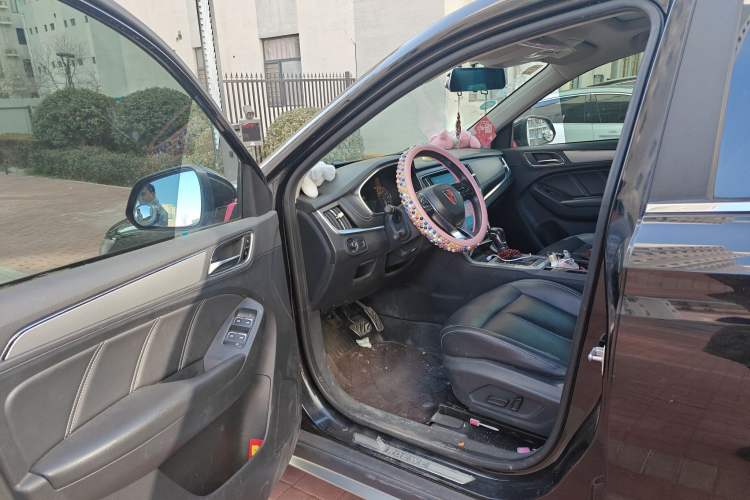 Used Roewe RX5 2018 20T Two-Wheel Drive Automatic Internet Smart Luxury Edition
