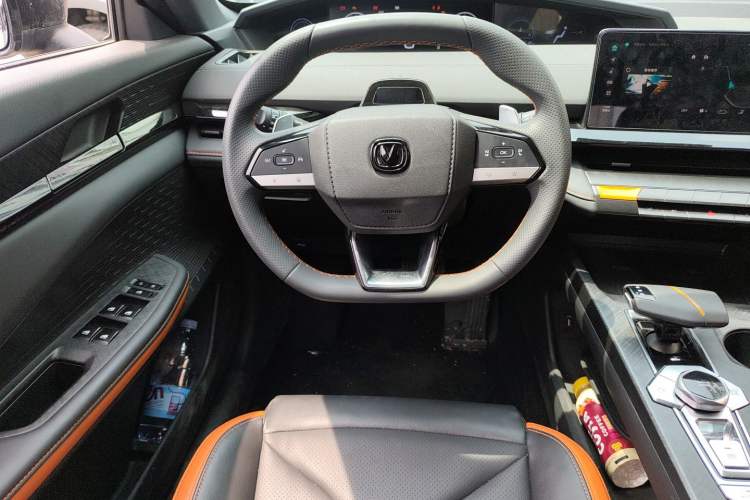 Used CHANGAN UNI-V 2023 1.5T Prestige Model
