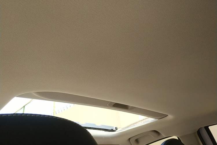 Used Geely Auto Vision X3 2020 1.5L CVT Luxury Model Headliner