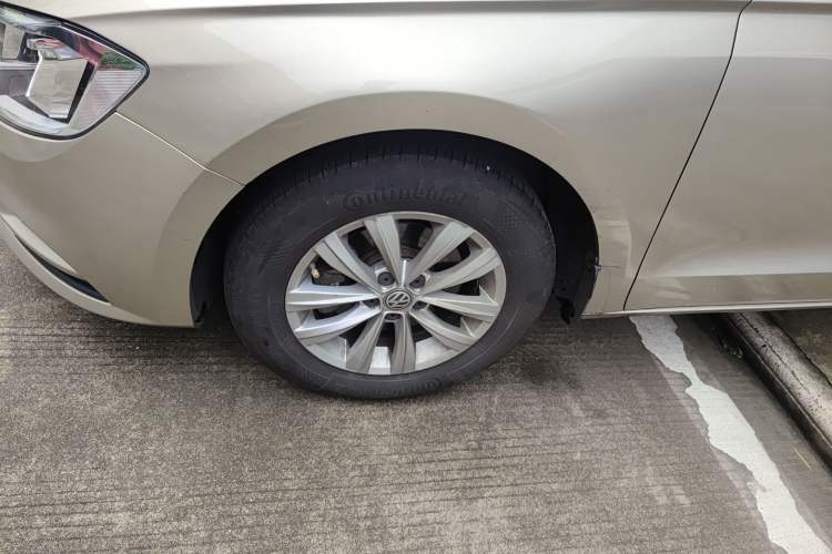 Used Volkswagen Bora 2016 1.6L Automatic Fashion Model Exterior 4