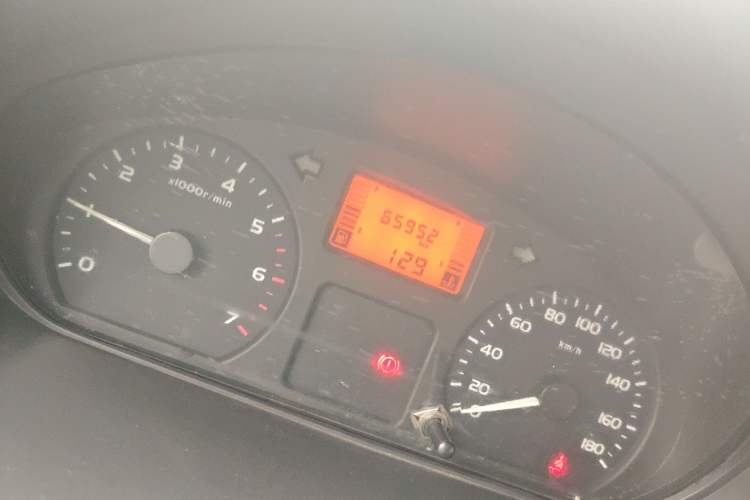 Used Wuling Rongguang 2011 1.2L Base Version Odometer Close Up