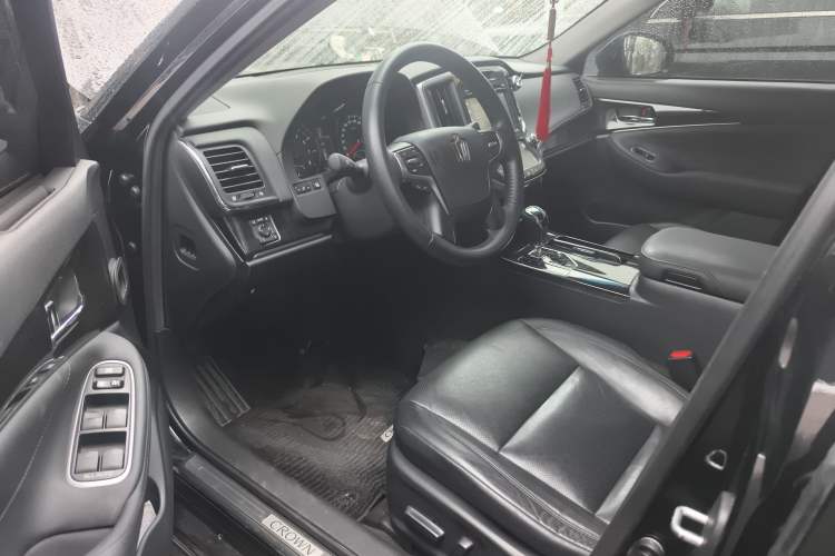 Used Toyota Crown 2015 2.0T Fashion Edition