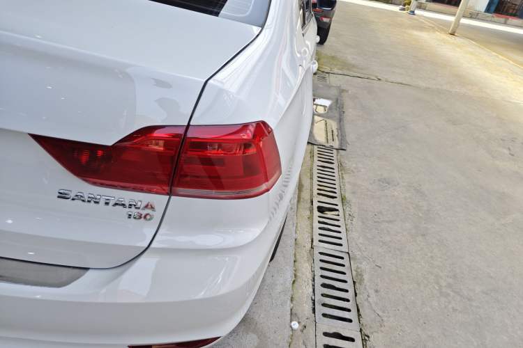 Used Volkswagen Santana 2016 1.6L Manual Fashion Edition
