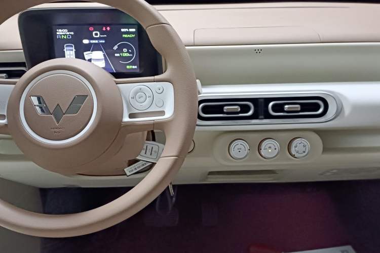 Used Wuling Hongguang MINIEV 2024 3rd Generation 215km Youth Edition