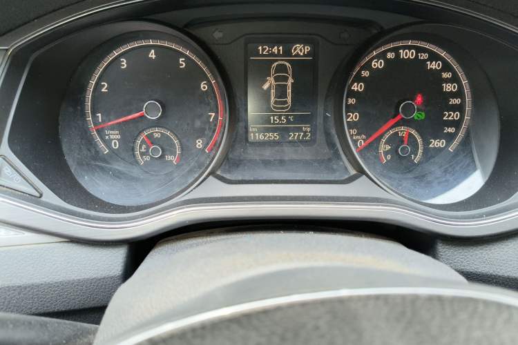 Used Volkswagen Passat 2016 330TSI DSG Luxury Edition Odometer Close Up