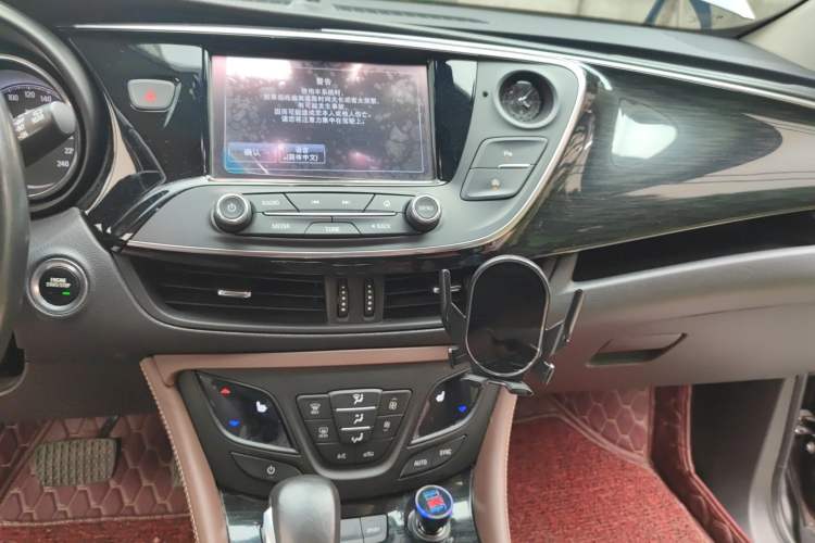 Used Buick Envision 2018 28T Four-Wheel Drive Elite Version Audio And AC Panel