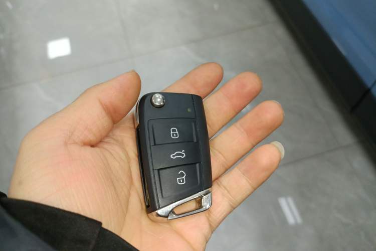 Used Volkswagen Tharu 2025 NewRui 300TSI Prestige Edition
