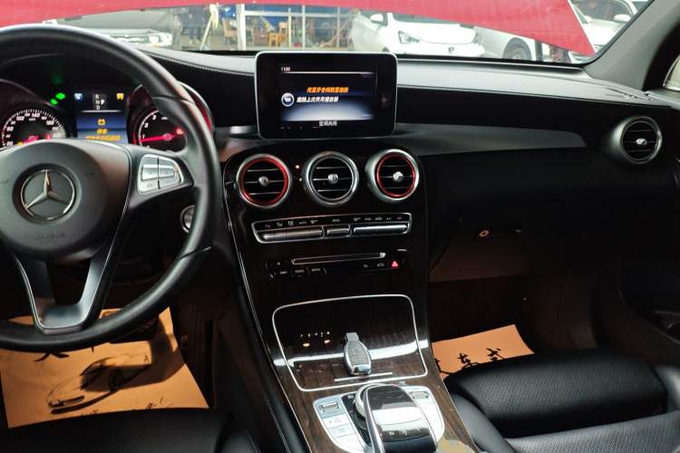 Used Mercedes-Benz GLC 2017 GLC 260 4MATIC Luxury Model