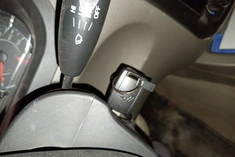 Used Wuling Rongguang V 2018 1.5L Practical Version Vehicle Key