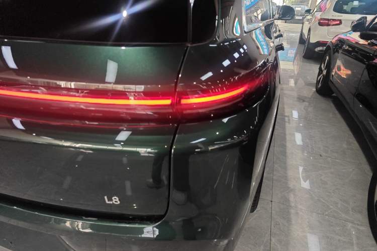 Used Li Auto L8 2023 Pro Model
