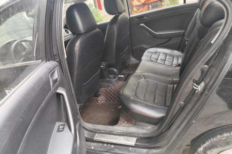 Used Volkswagen Jetta 2013 1.6L Automatic Fashion Model
