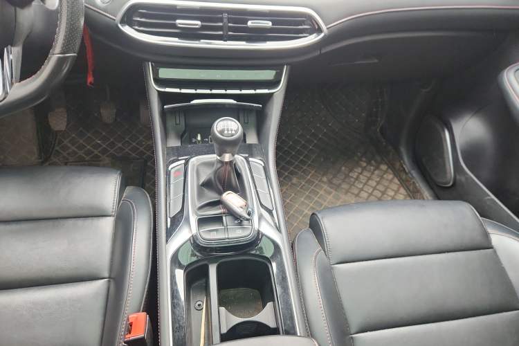 Used MG HS 2019 20T Manual Two-Wheel Drive Luxury Edition China VI Standard
