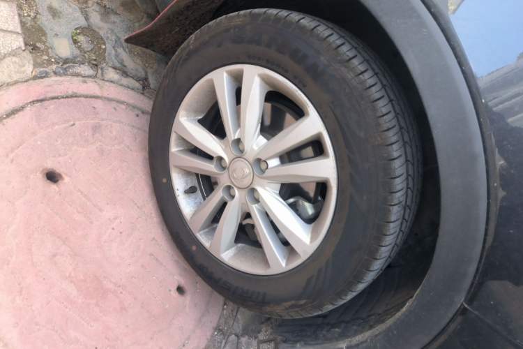 Used SsangYong Tivolan 2015 1.6L Automatic Two-Wheel Drive Zhi Chun Edition Right Front Wheel Hub