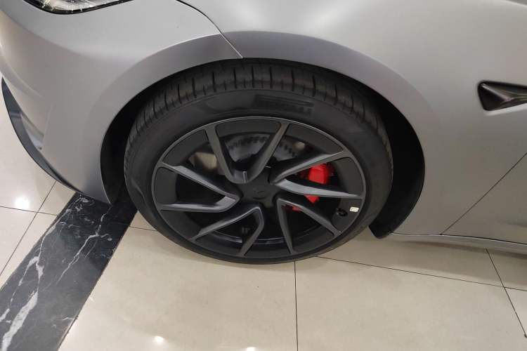 Used Tesla Model 3 2024 High-Performance All-Wheel-Drive Version