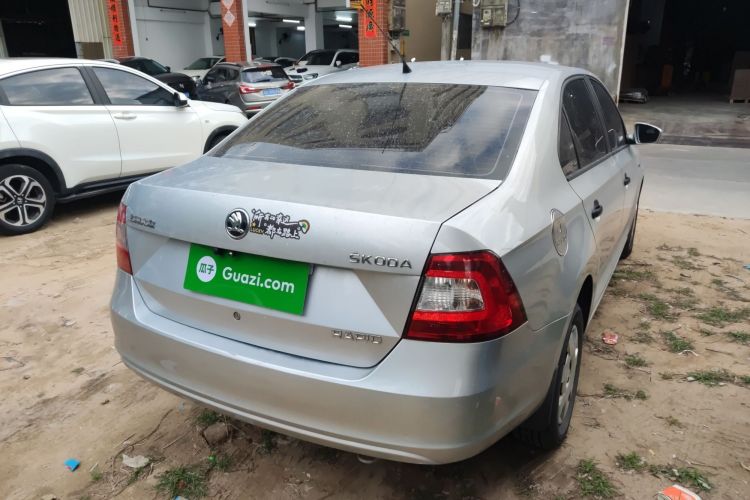 Used Skoda Rapid 2015 1.6L Automatic Enjoyment Selection Model
