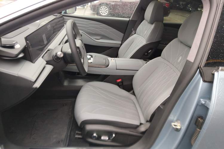 Used Geely Galaxy E8 2025 700 km Long-Range Intelligent Driving Version