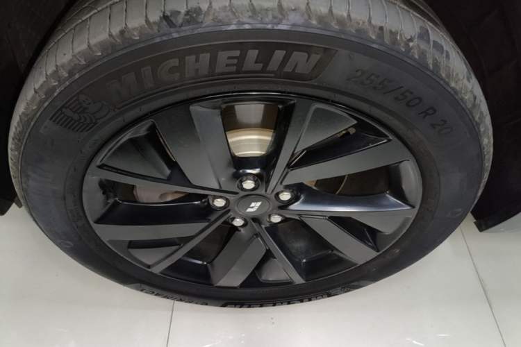 Used Li Auto L8 2023 Max model Left Front Wheel Hub