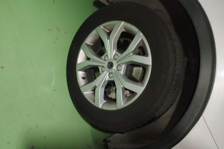 Used Haval H6 2019 Red Label 1.5 GDIT Automatic Champion Edition Right Front Wheel Hub