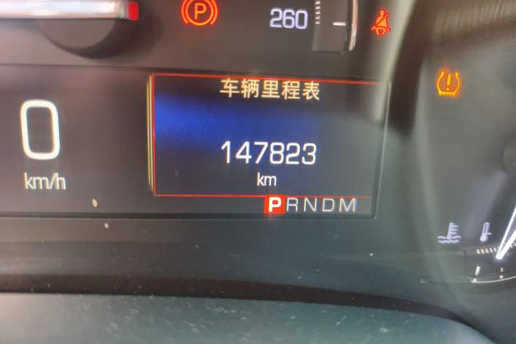 Used Cadillac XTS 2017 28T Tech Edition Odometer Close Up