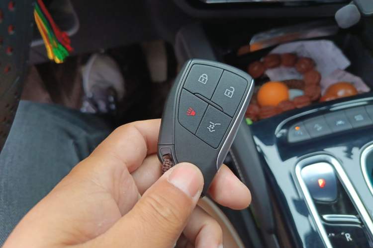 Used Buick Envision 2020 Encore S 652T Four-Wheel Drive Luxury Model Vehicle Key