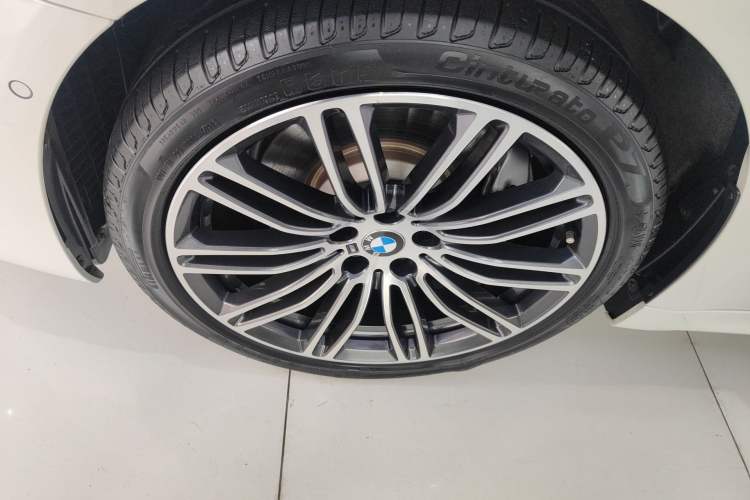 Used BMW 5 Series 2018 Restyled 530Li Luxury Edition M Sport Package
