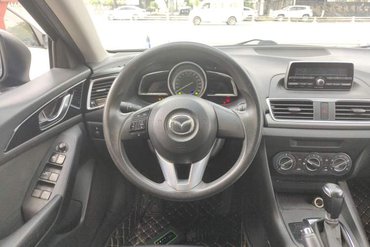 Used Mazda 3 Axela 2014 Sedan 1.5L Automatic Comfort Model Steering Wheel
