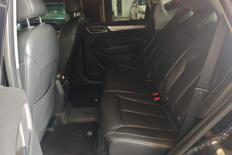 Used Roewe RX5 2018 20T Two-Wheel Drive Automatic Internet Smart Edition
