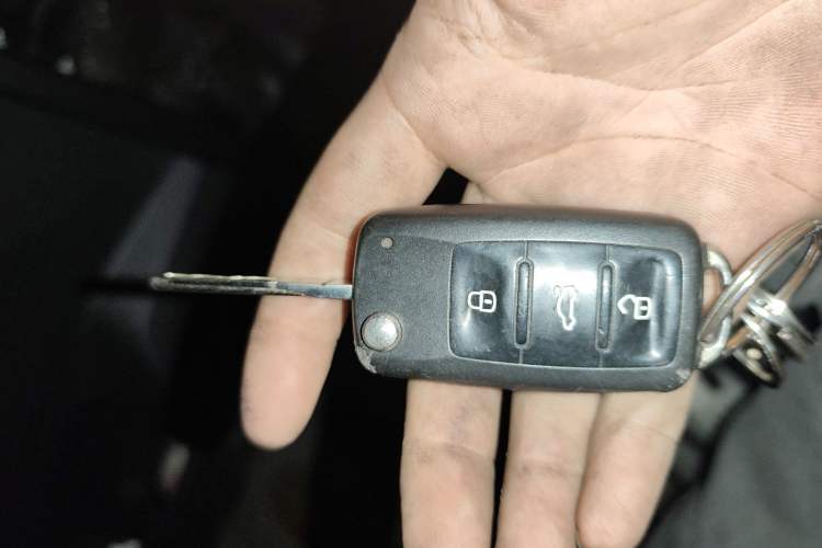 Used Volkswagen Bora 2015 Value Edition 1.6L Manual Fashionable Style
