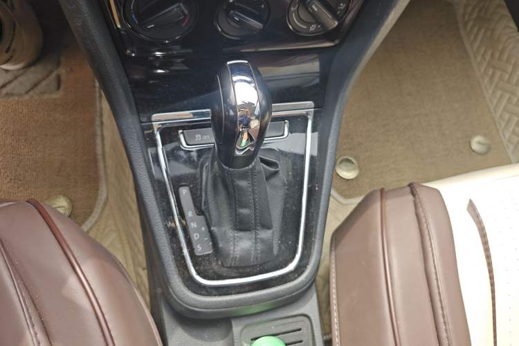 Used Volkswagen Bora 2013 1.6L Automatic Fashion Model