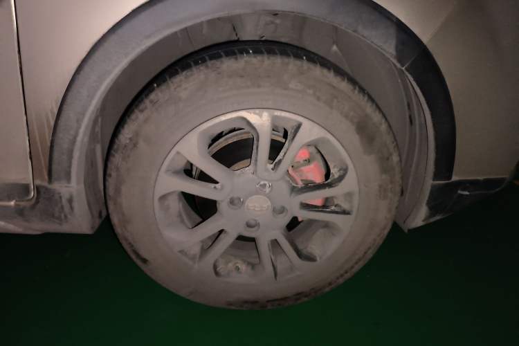 Used Geely Auto Vision X3 2017 1.5L Automatic Luxury Model Right Front Wheel Hub