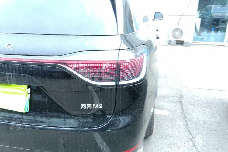 Used Hima AITO M9 2025 Extended-Range Ultra Version 52 kWh 6-Seater Right Rear Taillight