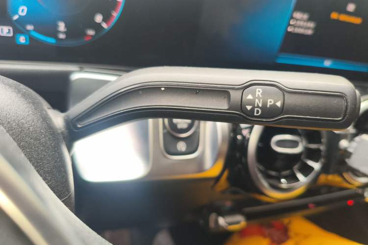 Used Mercedes-Benz GLB 2022 Second Facelift GLB 200 Fashion Edition Gear Lever